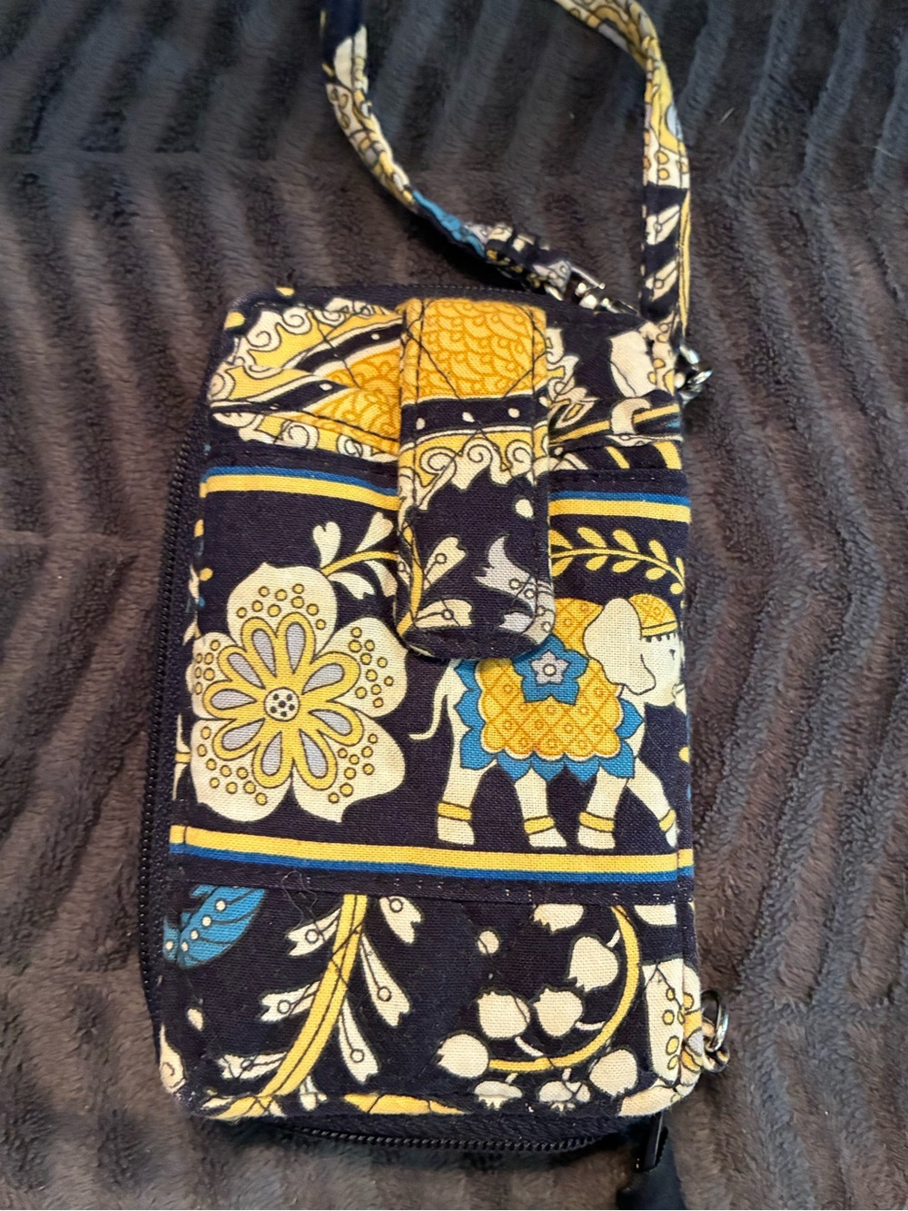 Retired Ellie Blue Vera Bradley Quilted Floral & Elephant Wristlet